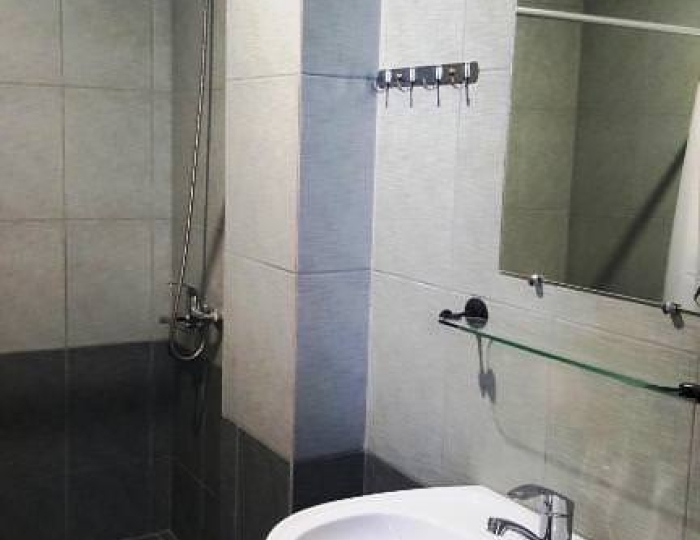 Номер комфорт с 1 односпальной и 1 двуспальной кроватью - Отель «На Садовой» Сухум